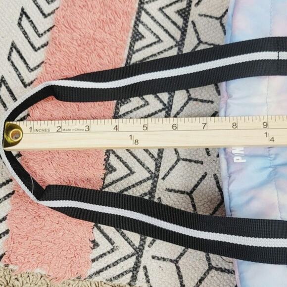 VICTORIA'S SECRET PINK CLOUD TIE DYE SMALL DUFFLE BAG - Picture 13 of 14